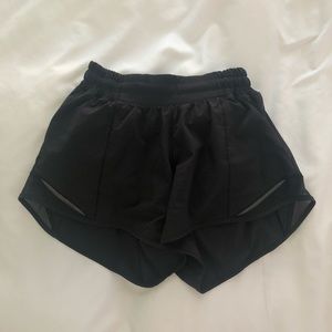 Lululemon Hotty Hot Low Rise Short